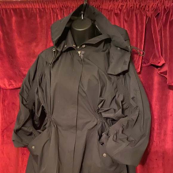 Fabletic’s - Picture 1 of 10